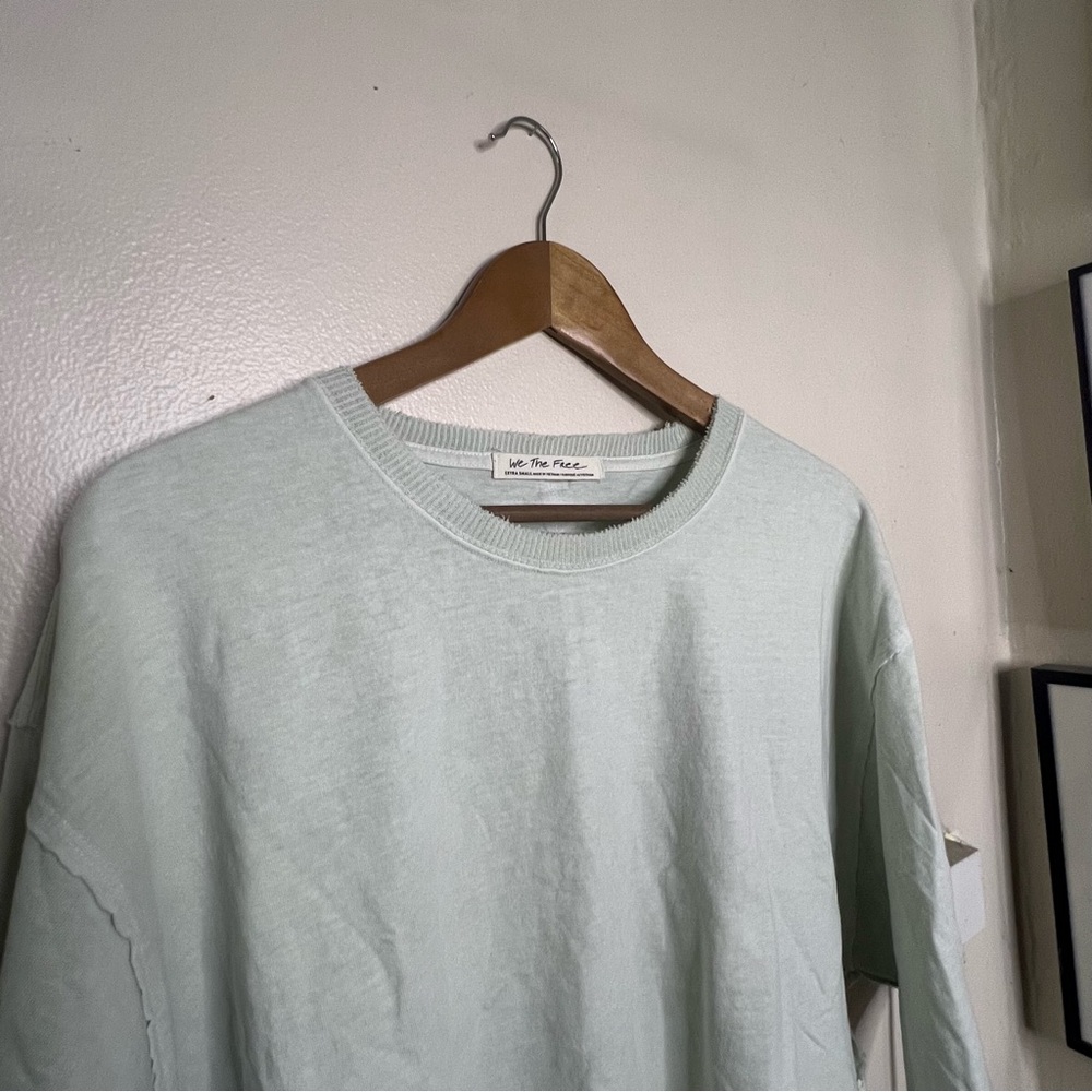 We The Free Light Pale Green Oversized Crop Top XS Distressed Crew Neck Boxy - Picture 3 of 8